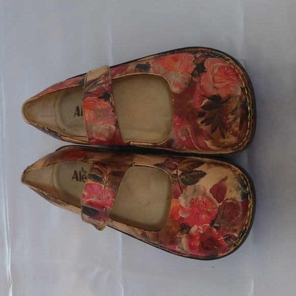 Alegria Shoes. - Picture 2 of 11